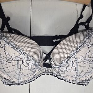 Victoria's Secret Black and Cream Lace Bra
